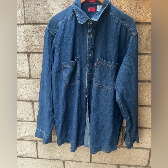 Levi’s Red Tab Men's Denim Button-up Shirt Size Large - Medium Wash Loose Fit - Picture 5 of 8